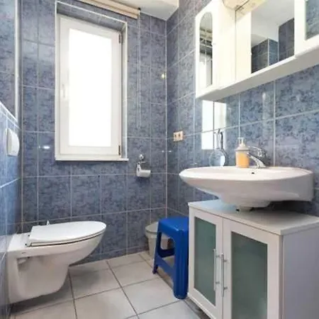 Im Hof Objekt Id 12111-0 바렌